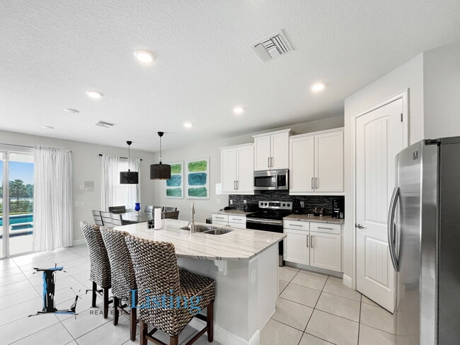 Building Photo - 7755 Westland Dr