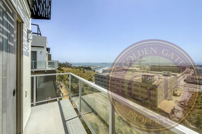 Building Photo - SF Shipyard - 3 BR, 2.5 BA Townhouse 1,634 Sq. Ft. - 3D Virtual Tour, 2-Car Garage
