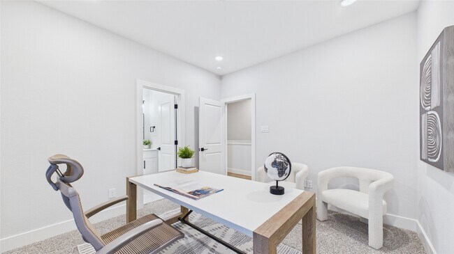 Building Photo - 5027 Golden Forest Dr
