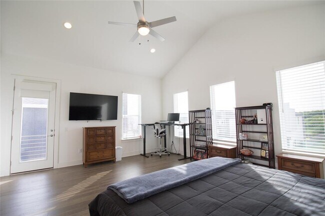 Building Photo - 6113 Sendero Hills Pkwy
