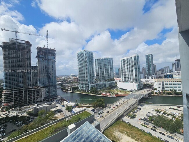 Building Photo - 68 SE 6th St