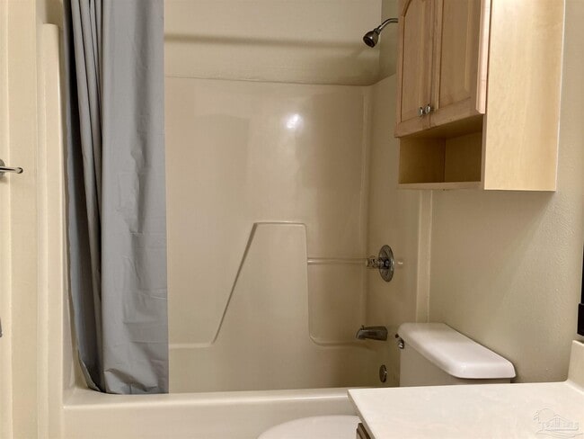 Building Photo - 3146 Live Oak St