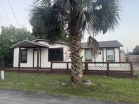 Building Photo - 3712 W 22nd Plaza