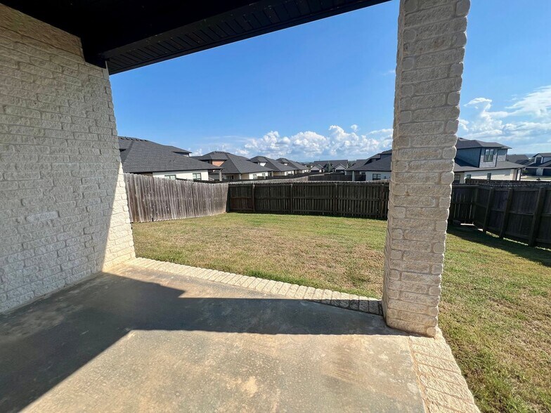 Building Photo - 6611 Leightyn Ln