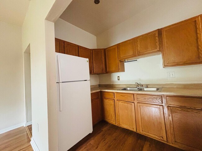Building Photo - 112 N Fairmount St