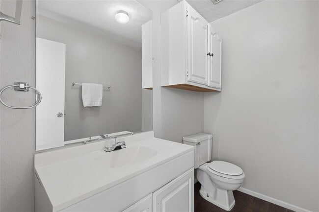 Building Photo - 905 Craig Dr