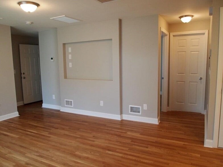 Building Photo - 7 Pequot St