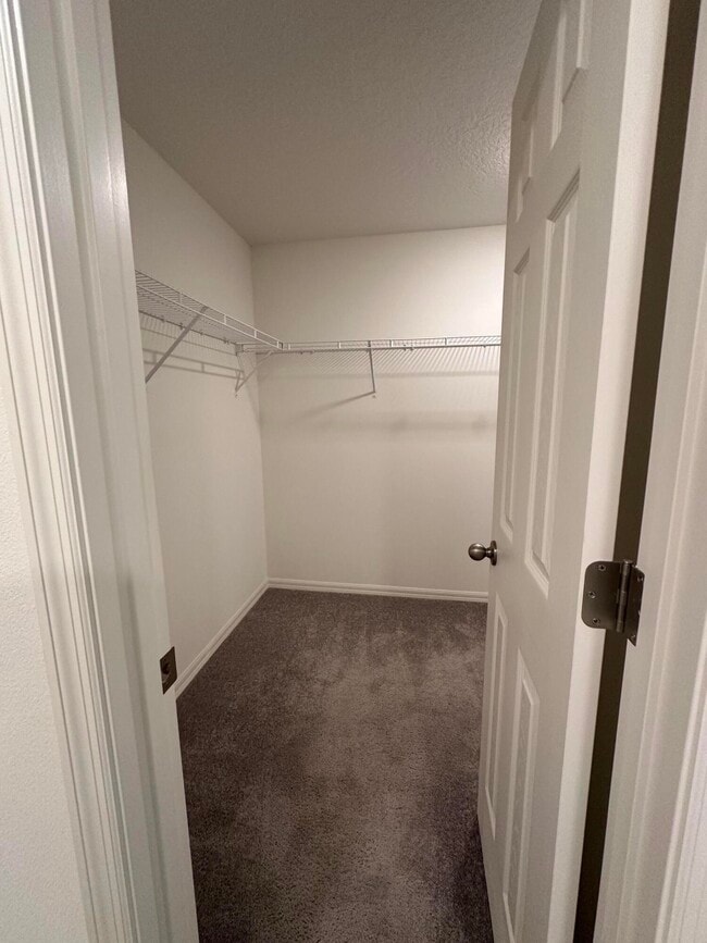 Building Photo - 550 Osmosis Dr