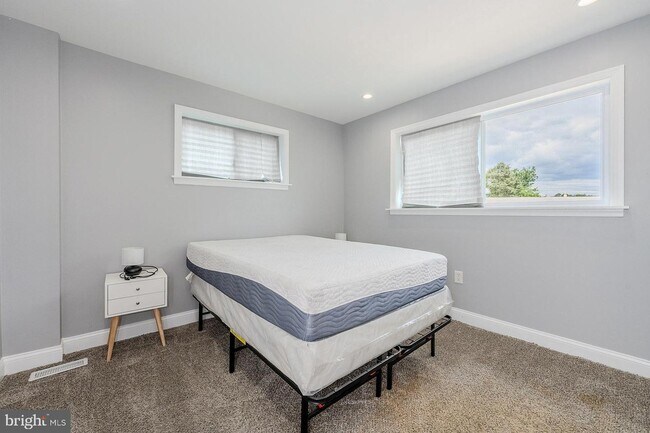 Building Photo - 5131 Chillum Pl NE