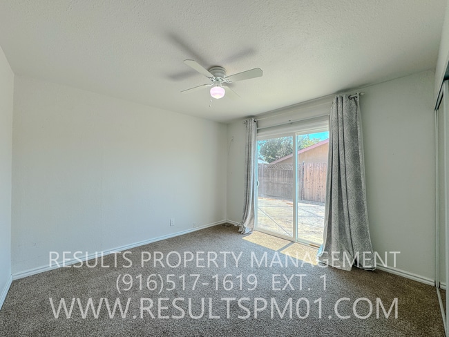 Building Photo - Charming Roseville Corner-Lot Home with RV...