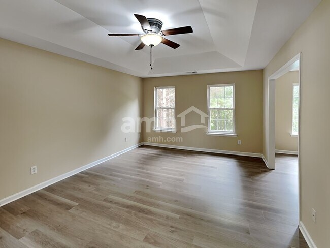 Building Photo - 169 Royalton Rd