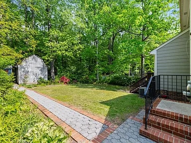 Building Photo - 1954 Celia Crescent