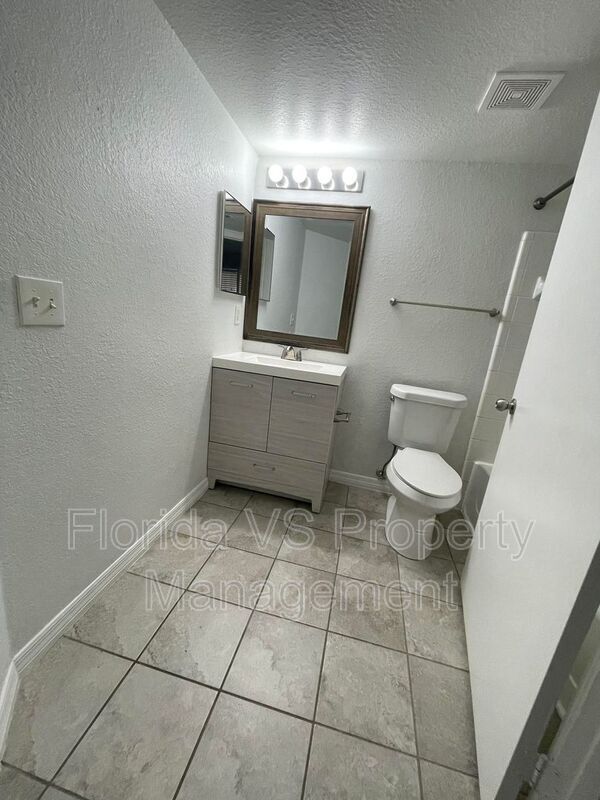 Building Photo - 2206 Antigua Pl