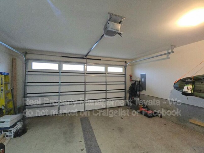 Building Photo - 6211 N Beulah Ave