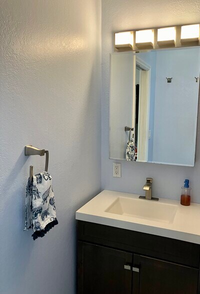 Bathroom - 2624 NE 1st Ave