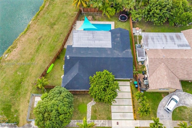 Building Photo - 15930 SW 90th Ave