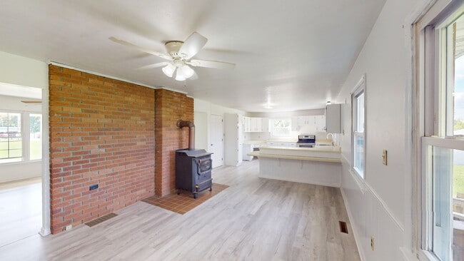 Building Photo - 3 bed/2 bath in country- Plymouth Schools