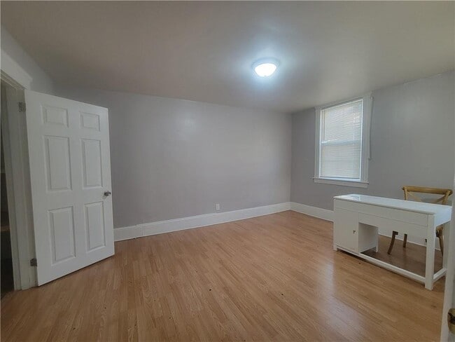 Building Photo - 350 Dyer Ave