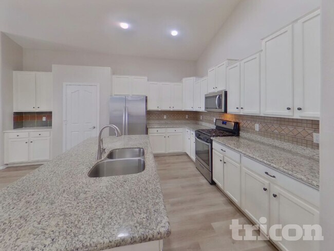 Building Photo - 8529 W Hughes Dr