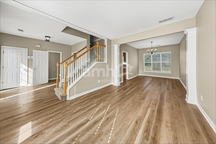 Building Photo - 2251 Monthemer Cv