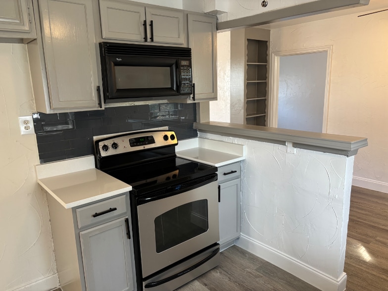 Building Photo - 4524 Utah Ave