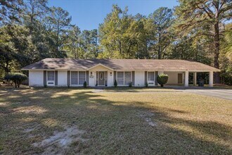 Building Photo - MOVE-IN READY! (Pet Friendly)