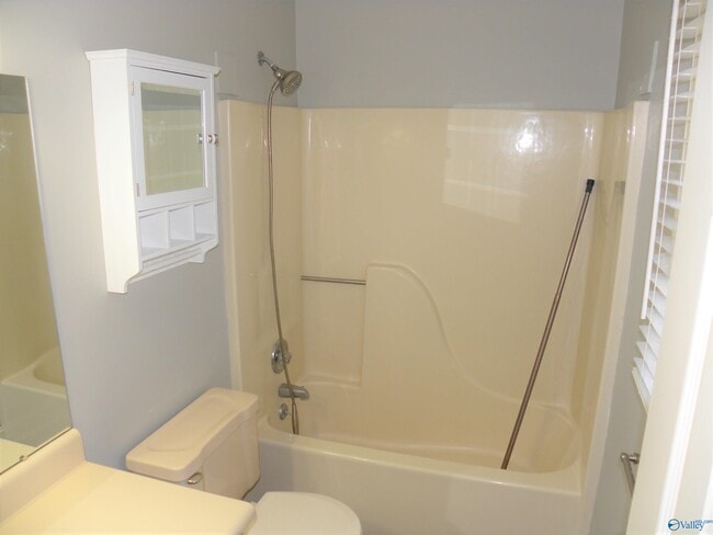 Building Photo - 128 Lewis Ln