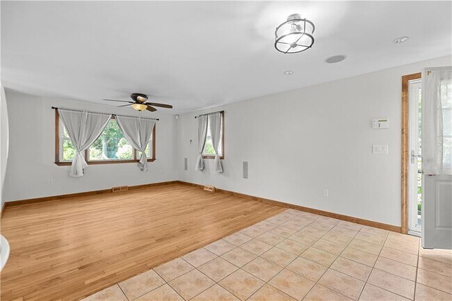 Building Photo - 25 Harris Dr