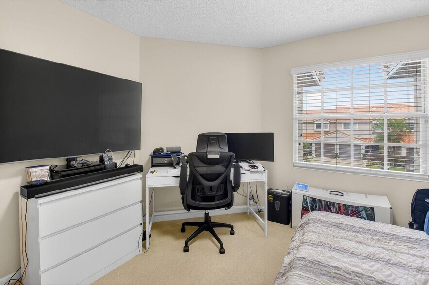 Building Photo - 20951 Via Alamanda