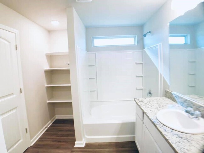 Building Photo - 44154 Covington Ridge Dr