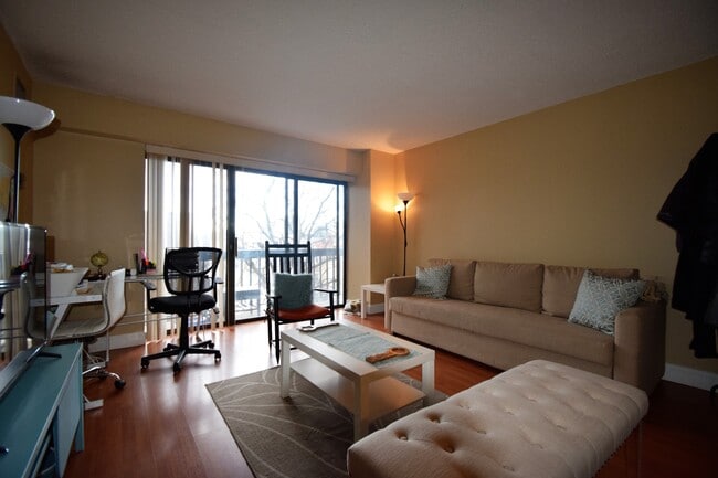 Building Photo - 15 N Beacon St