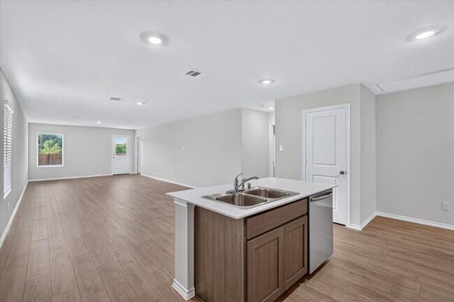 Building Photo - 1153 Northfield Dr