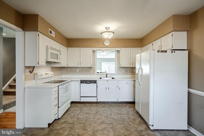 Building Photo - 801 Winchester Ct