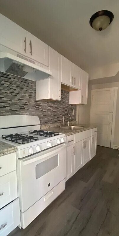 Building Photo - 2507 S Dewey St