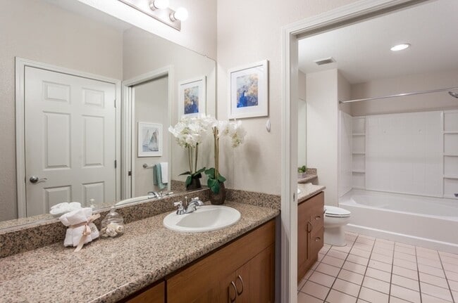 Building Photo - EPIC REA:  2BR/2B Beautiful Condo w/ 2 Parking Spaces in the Heart of Emeryville