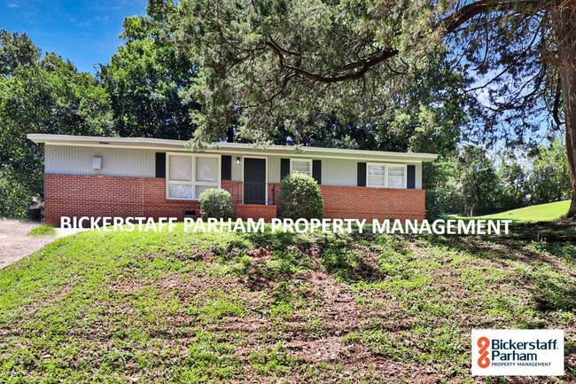 Building Photo - Welcome to this charming 3-bedroom, 1-bath...