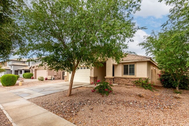 Building Photo - Spacious 3-Bedroom Home with Den in Gilbert!