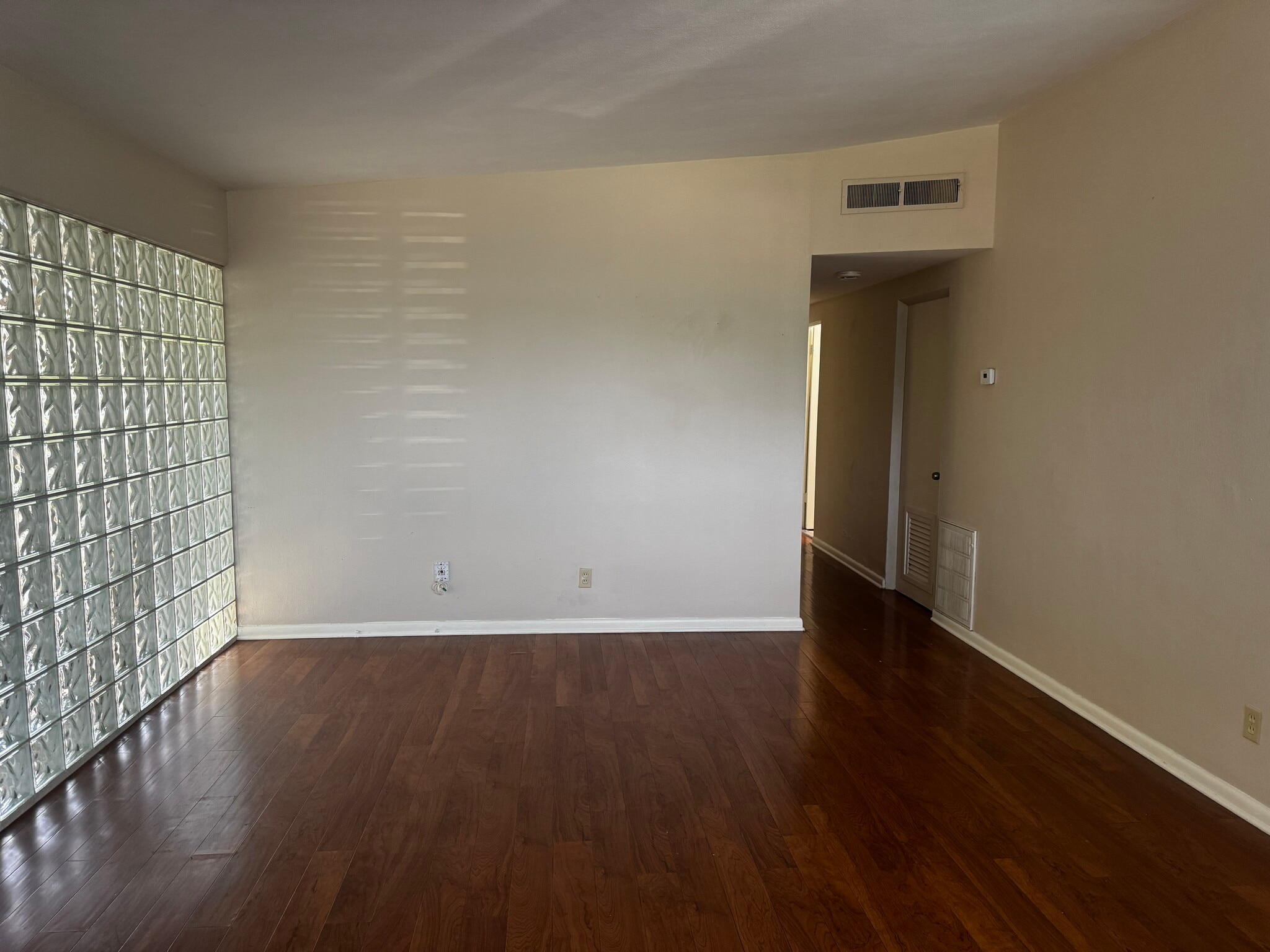 Building Photo - 19 Stoneyside Ln