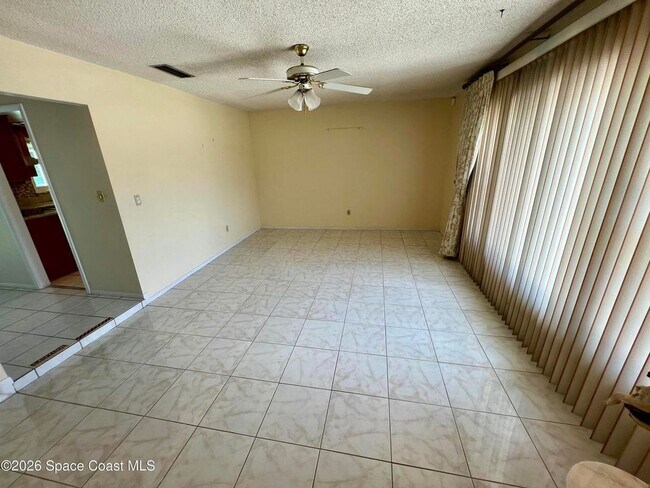 Building Photo - 1497 Krin Ct NE