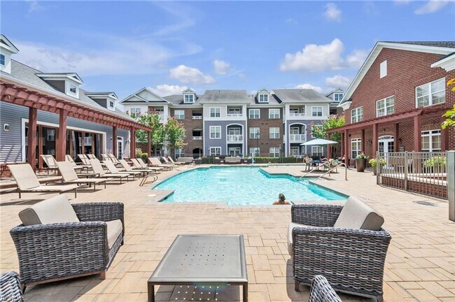 Building Photo - 4BD/3.5BA Gorgeous End Unit Townhouse with...