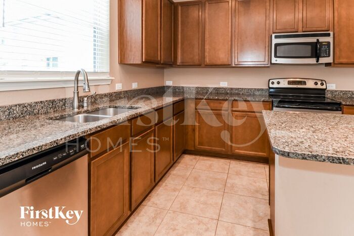 Building Photo - 12177 Evans Oak Ct