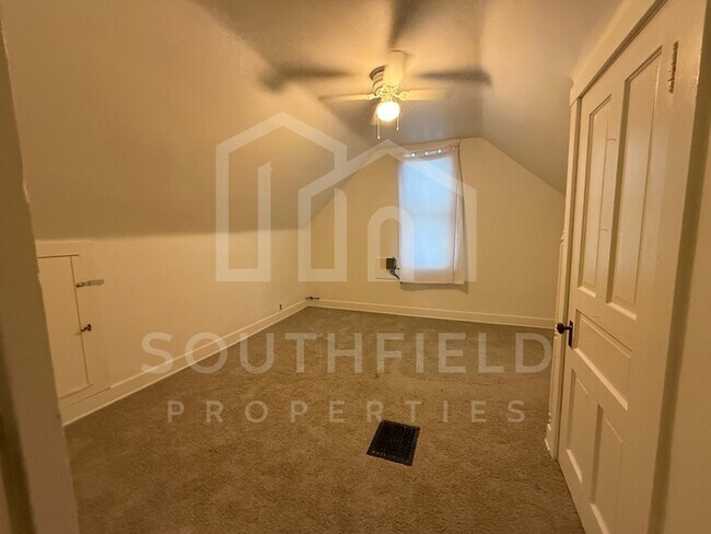 Building Photo - 1537 Ruth Ave