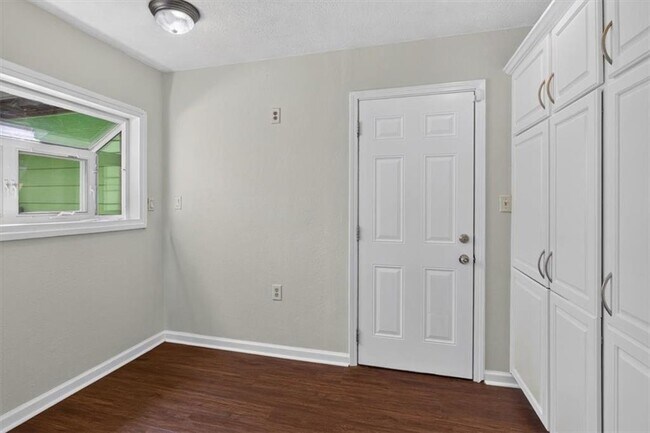 Building Photo - 115 Hubbard Dr