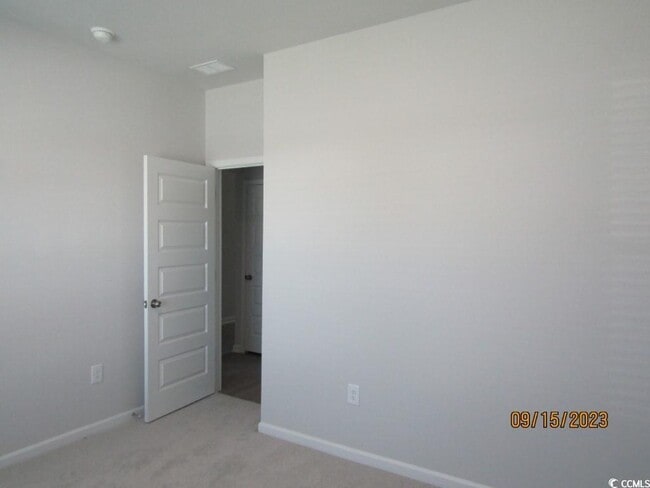 Building Photo - 905 Vernal Pl
