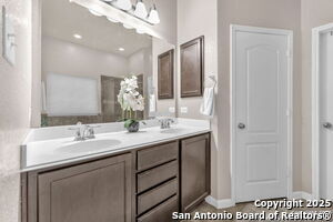 Building Photo - 8427 Buckhorn Parke