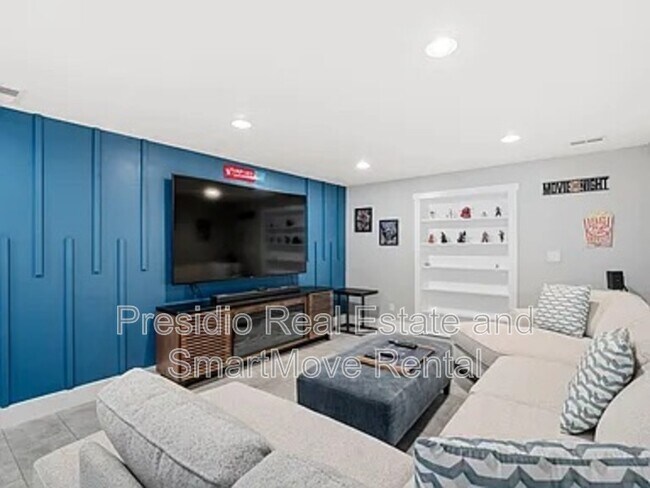 Building Photo - 10927 S Lostwood Dr