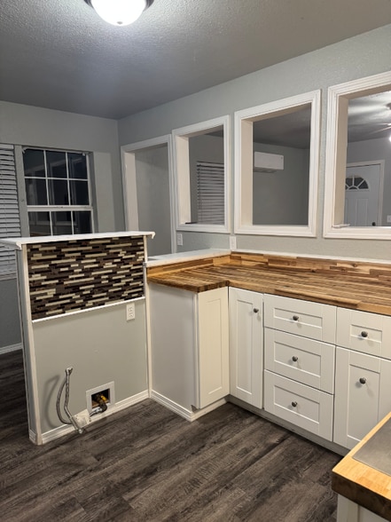 Building Photo - 1907 Nix St