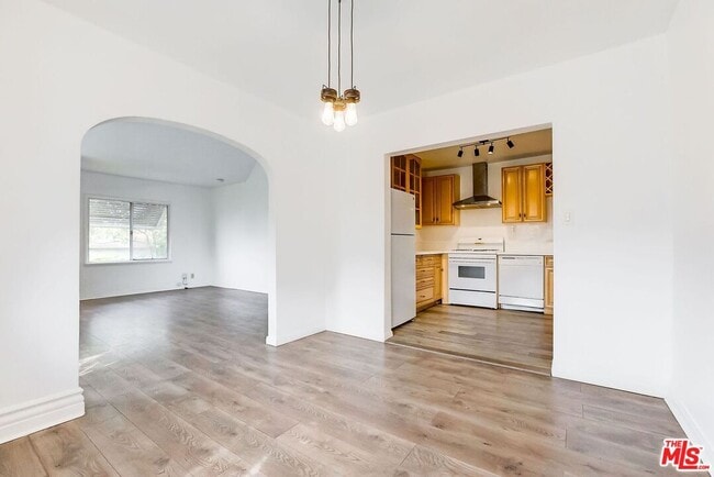 Building Photo - 288 S Coronado St