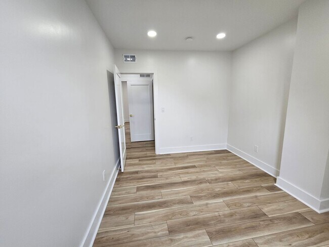 Building Photo - Amazing 3 bedroom 2.5 bath House for Rent ...