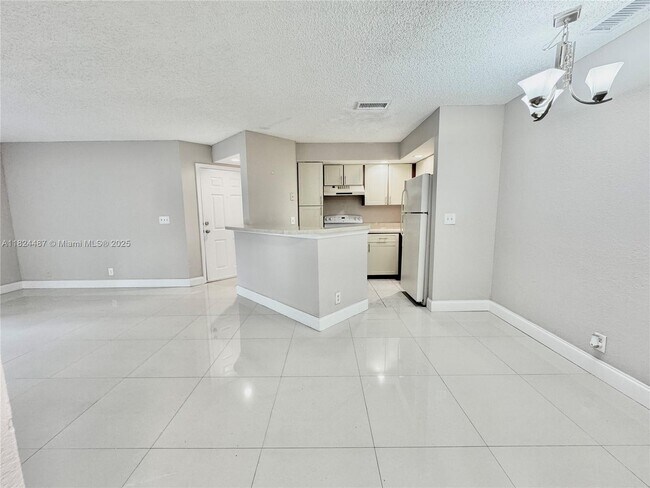 Building Photo - 3360 Pinewalk Dr N